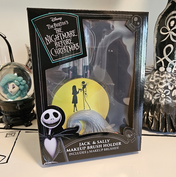 *NIB* Disney Nightmare Before Christmas Jack & Sally Makeup Brush Set w/ Holder - Picture 6 of 10